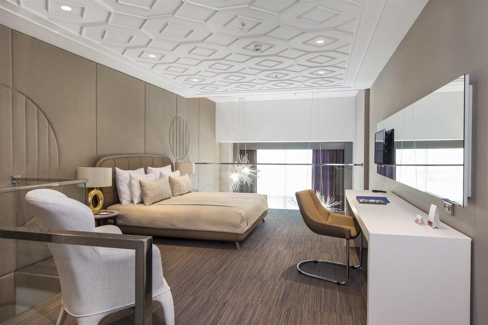 Ramada Hotel & Suites By Wyndham Izmir Kemalpasa Buitenkant foto
