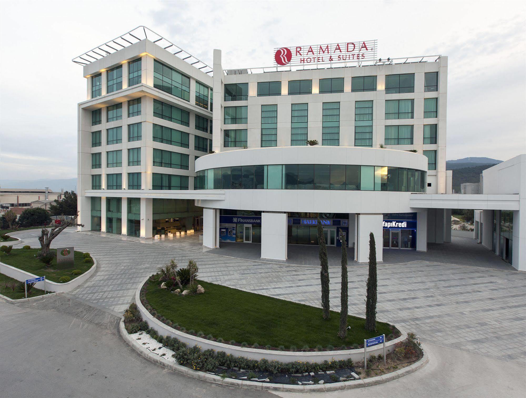 Ramada Hotel & Suites By Wyndham Izmir Kemalpasa Buitenkant foto