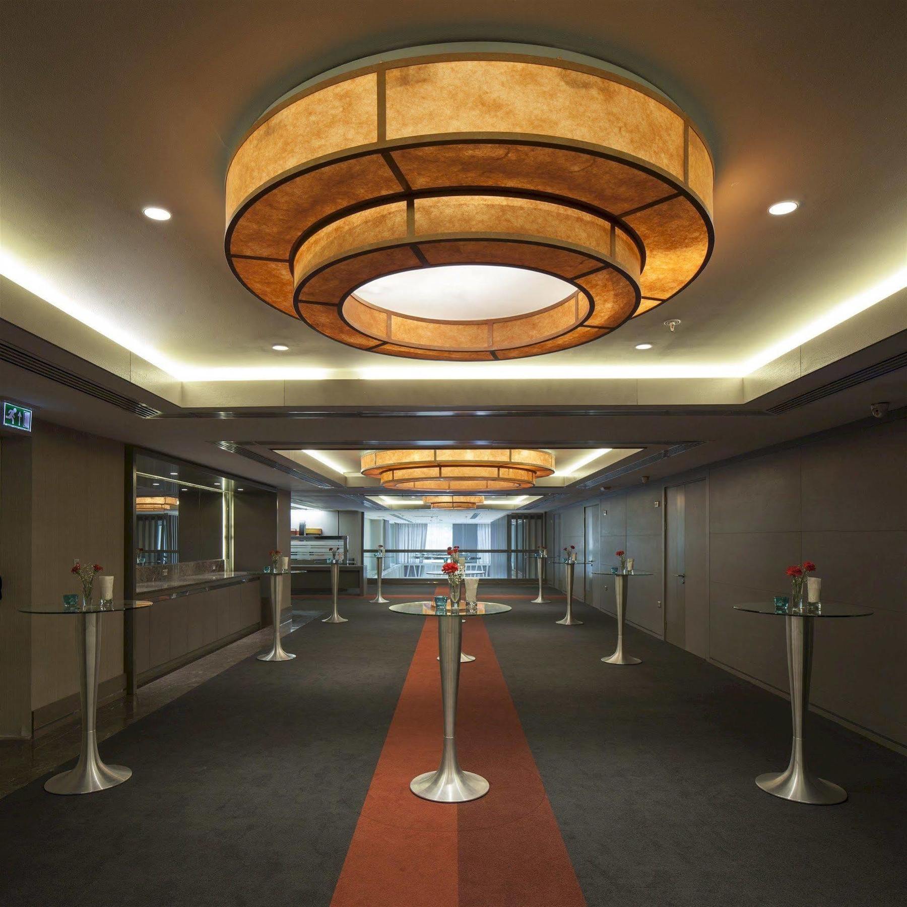 Ramada Hotel & Suites By Wyndham Izmir Kemalpasa Buitenkant foto