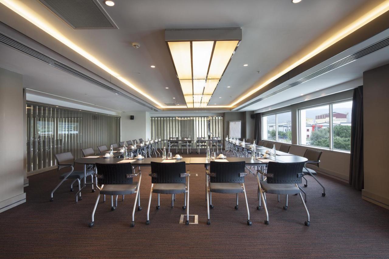 Ramada Hotel & Suites By Wyndham Izmir Kemalpasa Buitenkant foto