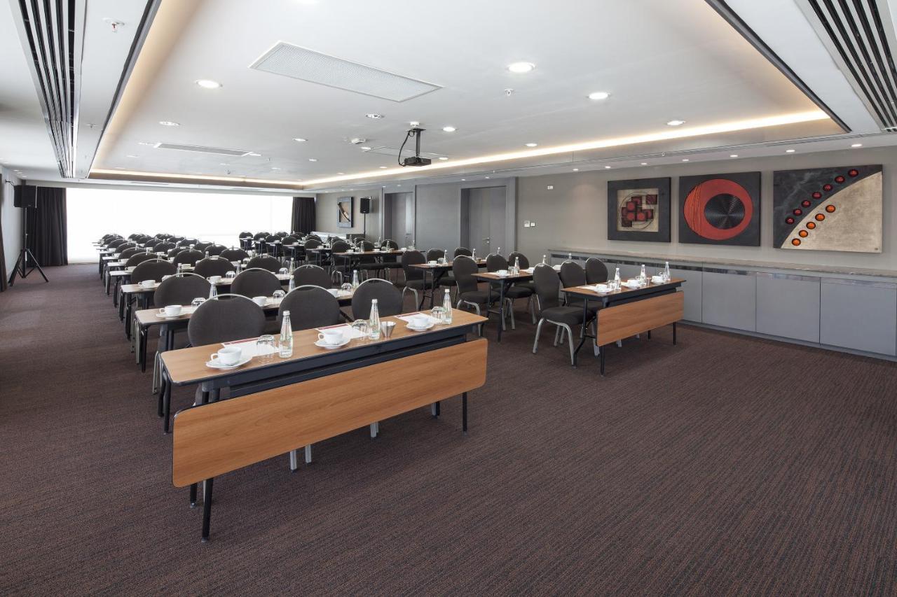 Ramada Hotel & Suites By Wyndham Izmir Kemalpasa Buitenkant foto
